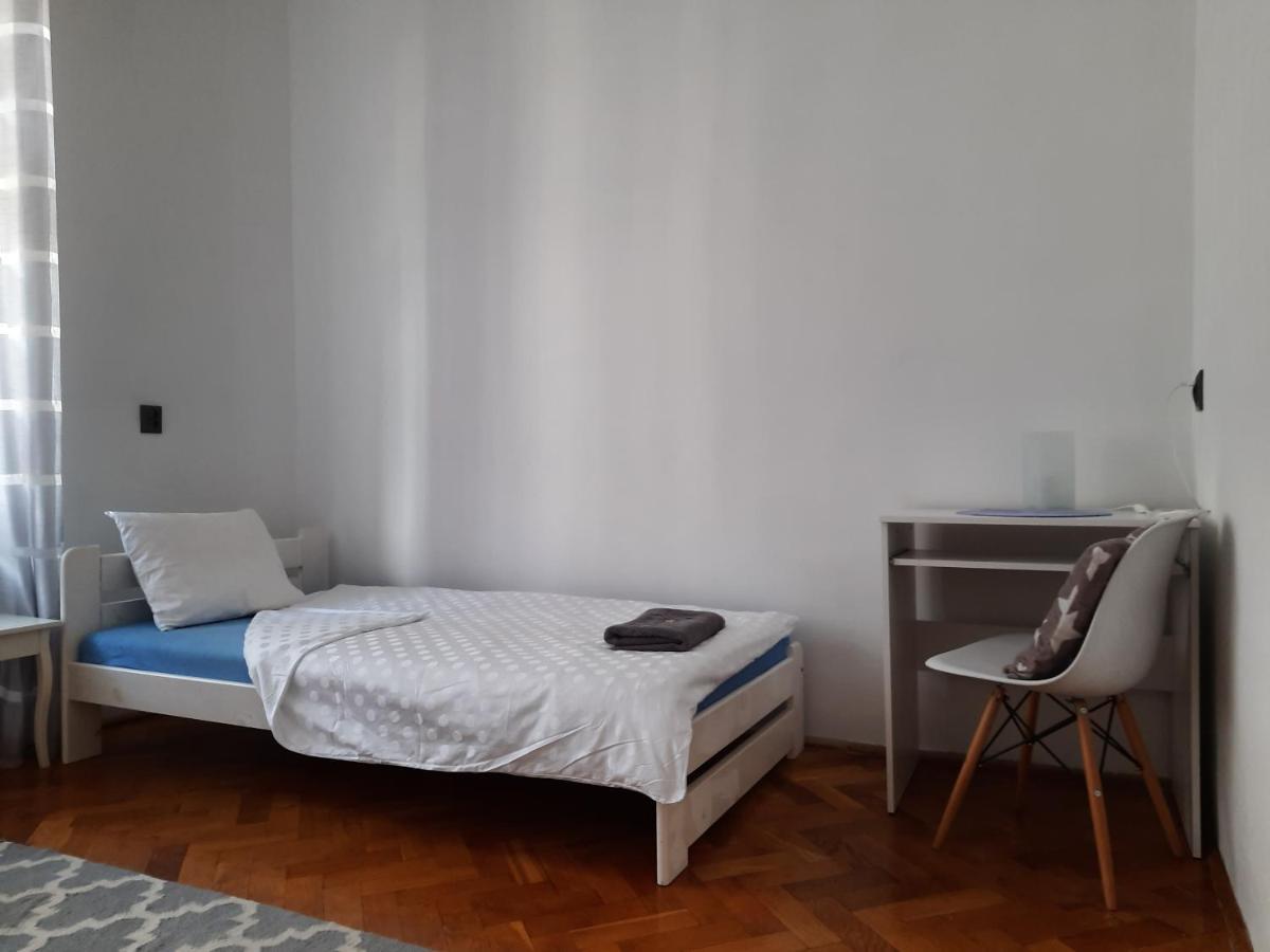 Centrum Lwowska Varşovia Exterior foto